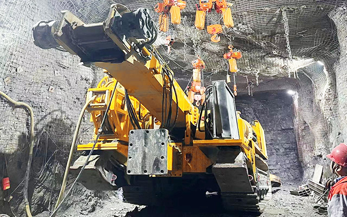 掘進(jìn)磷礦！徐工XTR7/360掘進(jìn)機(jī)點(diǎn)磷成金