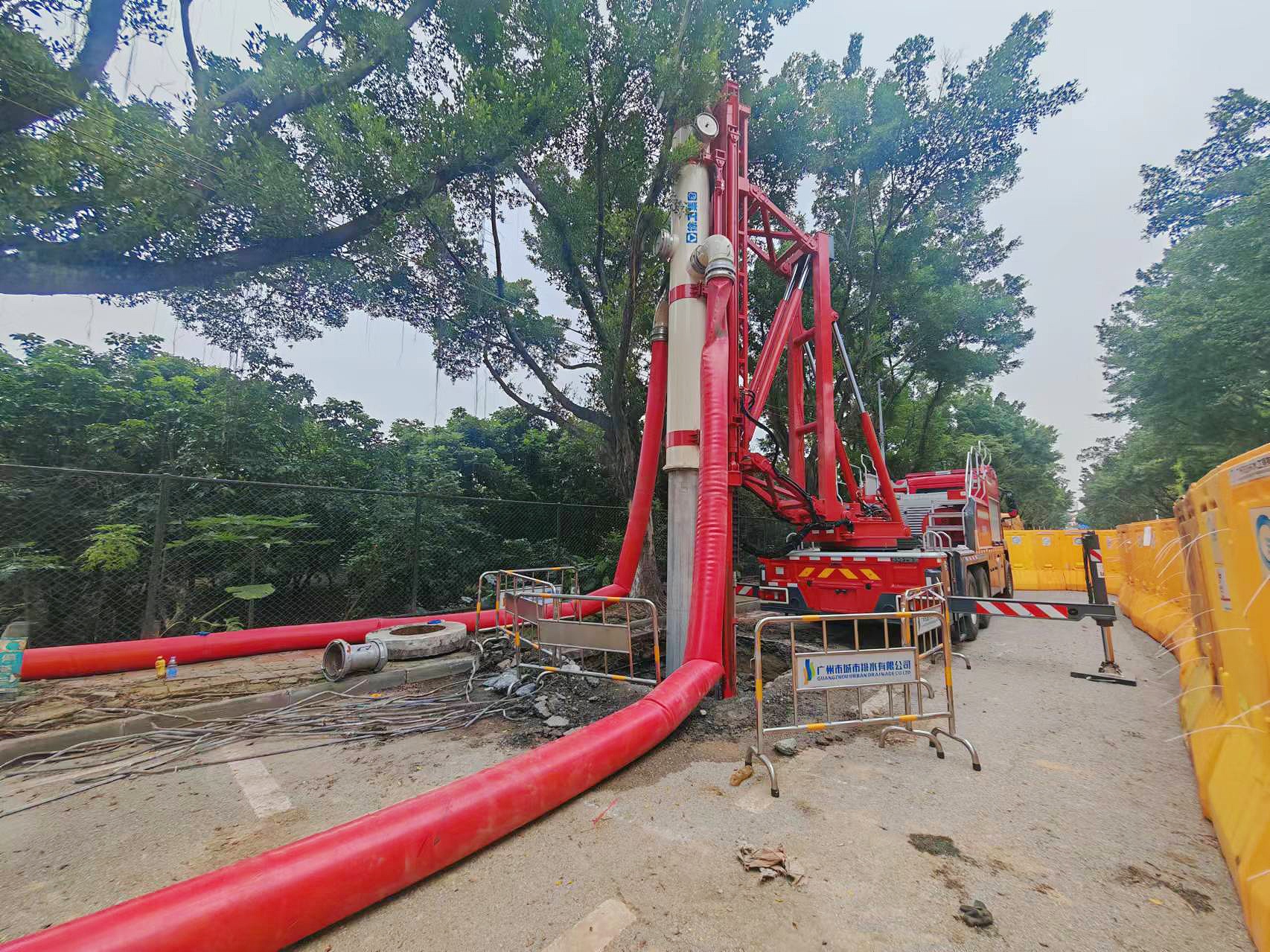 披星戴月！徐工排澇車被廣州點贊！