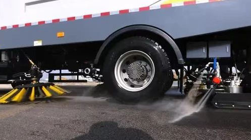 全力以“復(fù)”洗城清淤，徐工在行動！