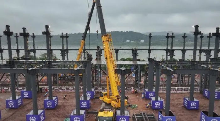 這把高端局！徐工G2起重機(jī)助力成渝鐵路改造！