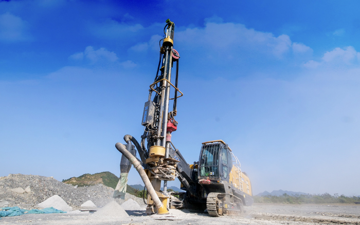 露天礦山，礦主們愛用徐工潛孔鉆！