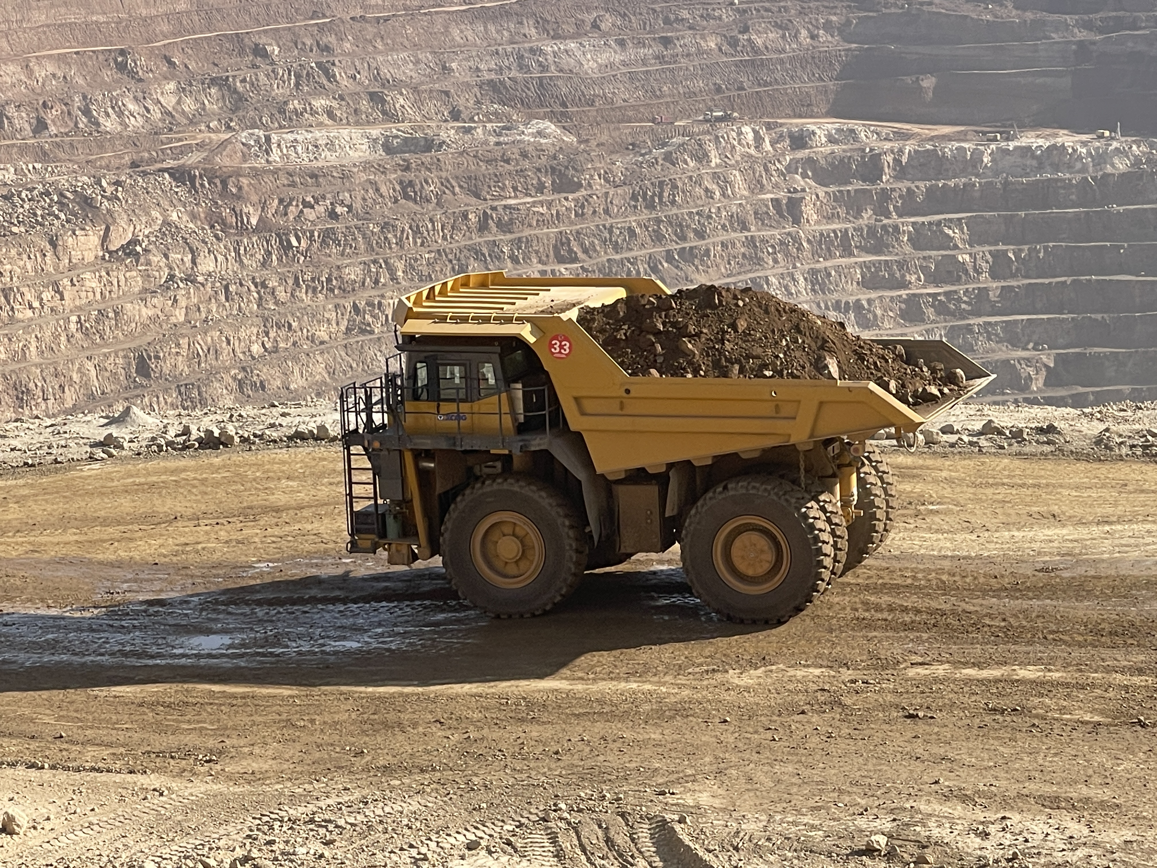 徐工XDE130雙橋剛性礦車效能非凡！