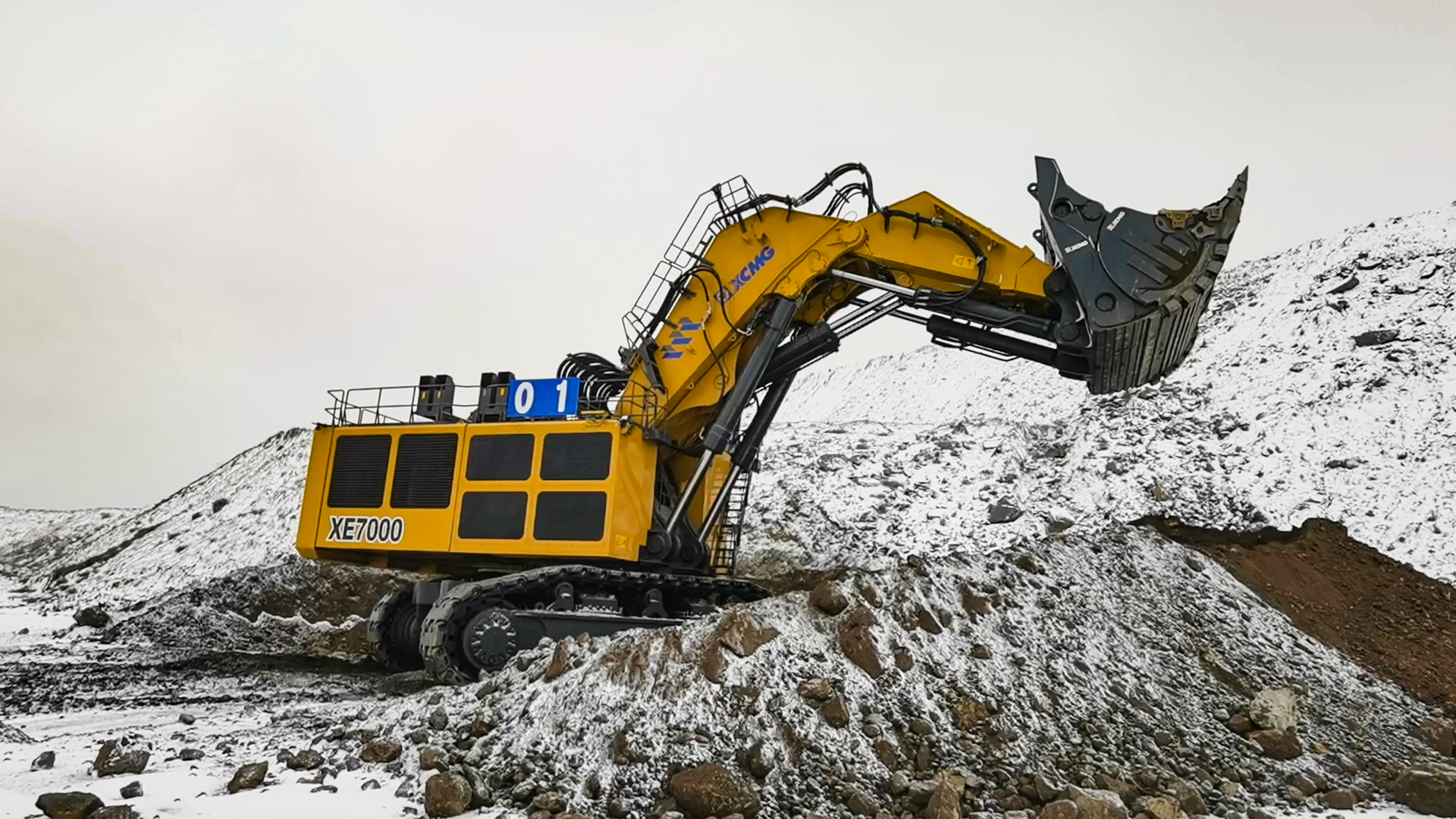 “神州第一挖”——XE7000不畏嚴(yán)寒，鐵骨錚錚