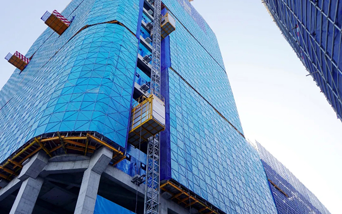 智領(lǐng)未來 共鑒新品 | 2025升級(jí)款徐工智能施工升降機(jī)“引圍觀”