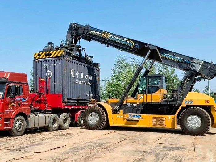 高效正面吊——散裝物料裝卸、輸送解決方案專(zhuān)家！