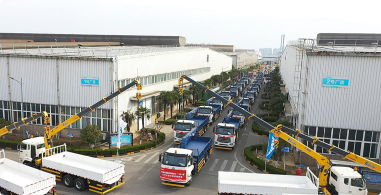 2025年，徐工隨車起重機(jī)再度開拔“一帶一路”，助力當(dāng)?shù)亟ㄔO(shè)。