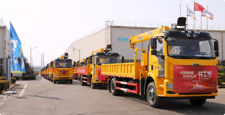 2025年，徐工&解放“整車一體化”隨車起重機(jī)批量發(fā)車，閃耀開門紅！