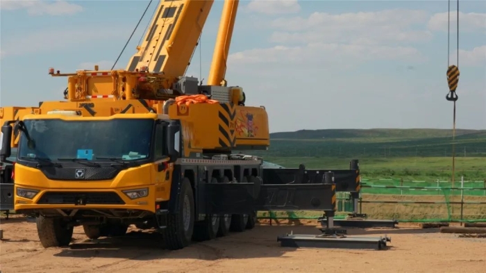 穩(wěn)鉤定乾坤！徐工G2代XCA200G8-1決勝風(fēng)電基礎(chǔ)吊裝