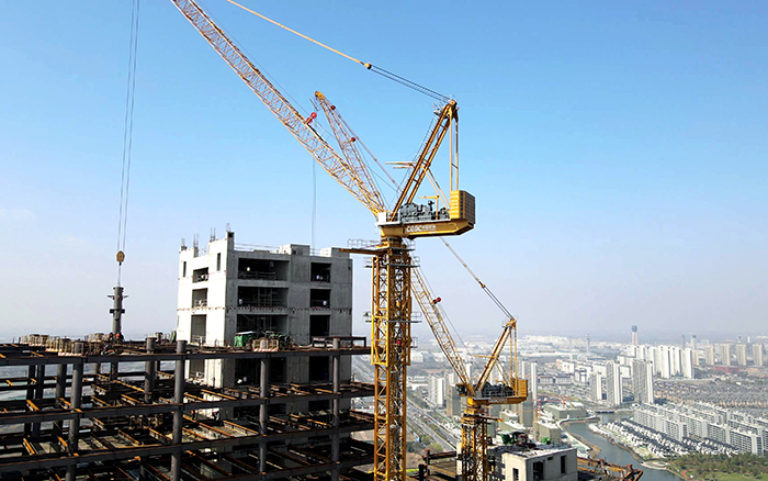 七天一層！“徐工金”助建180米高世界級(jí)“大象”