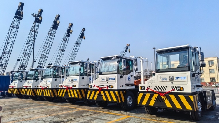 新車(chē)交付忙！徐工新能源重載牽引車(chē)以多維優(yōu)勢(shì)賦能大宗貨物智慧轉(zhuǎn)運(yùn)