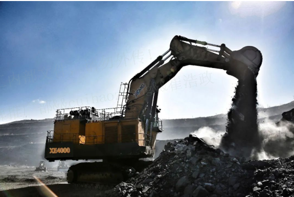 近5萬小時高效出勤！徐工XE4000液壓鏟受礦區(qū)高度贊揚(yáng)！