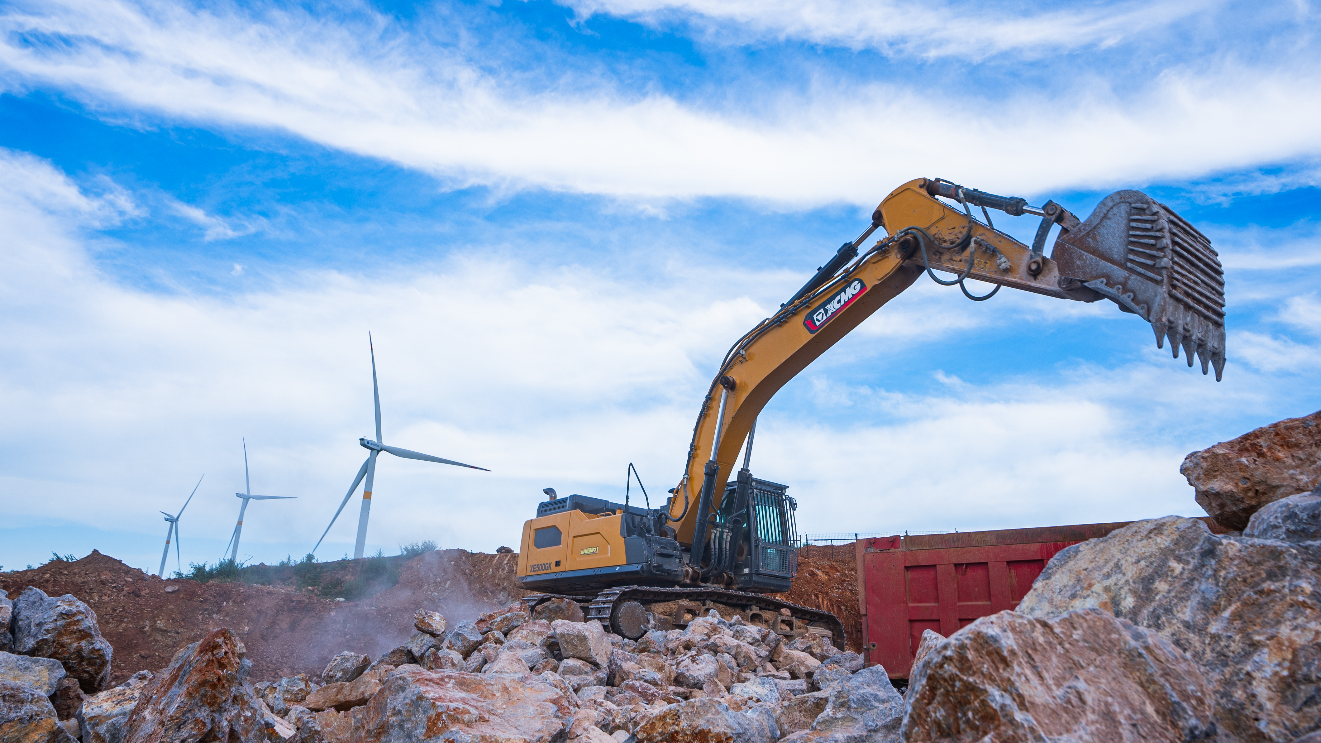 “掘金巨無霸”徐工XE500GK宜城石料開采，讓高效成就財(cái)富