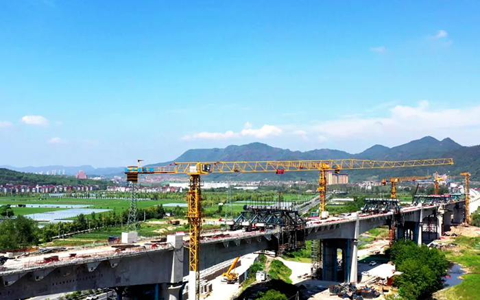 凌空起舞，飛跨南北！徐工群塔助建浙江“詩畫走廊”