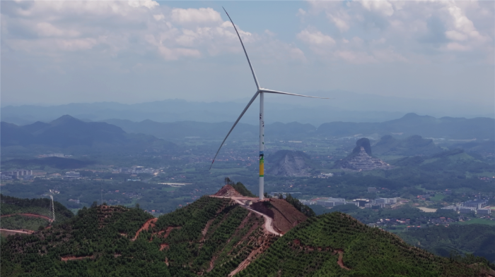 直面復(fù)雜工況，風(fēng)電吊裝豈可一招通用？徐工以全場(chǎng)景定制化方案，交出精準(zhǔn)答卷