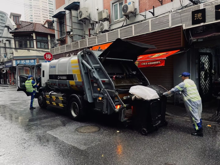 南京東路人流如織垃圾多？徐工XGH5120ZYSXBEV：輕松搞定！