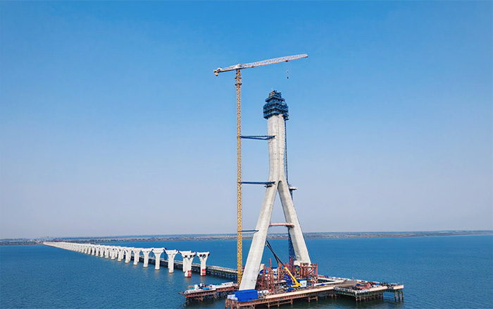 硬核實(shí)力 | 徐工塔機(jī)助建松花江特大橋備用航道橋