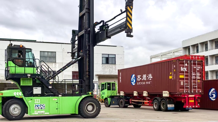 近零碳時(shí)代，港口何為？徐工以綠色成套解決方案破題